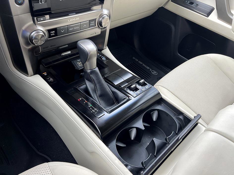 2020 Lexus GX 460 Premium photo 25