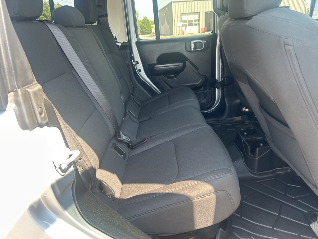 2023 Jeep Gladiator Sport photo 21