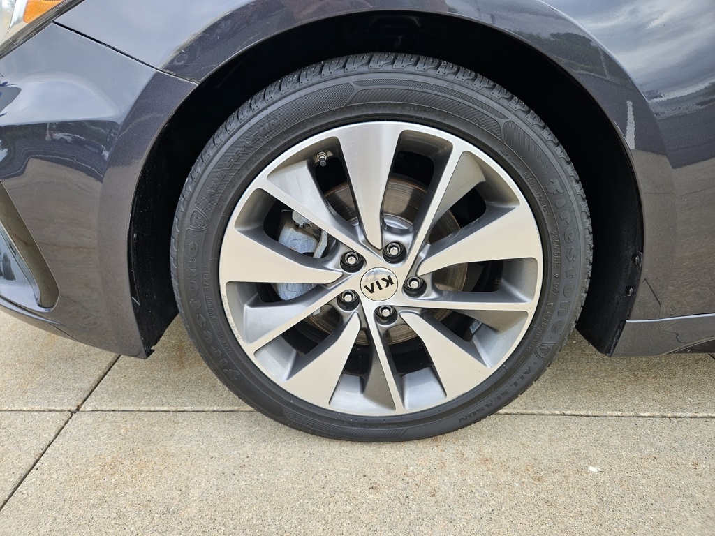 2019 Kia Optima S photo 14