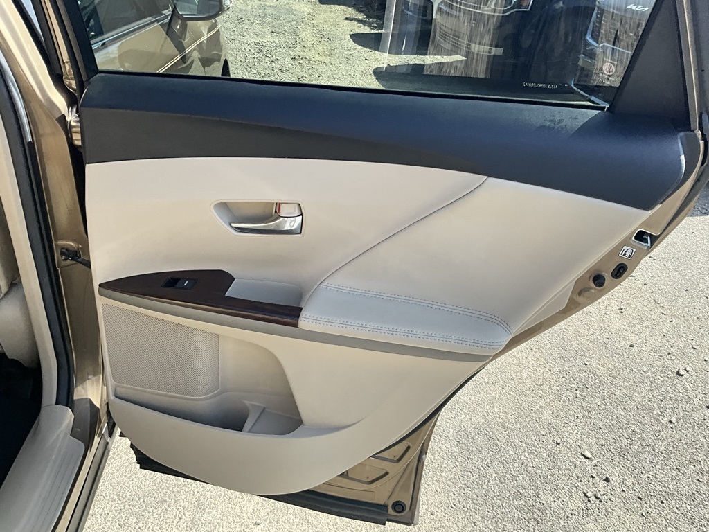 2013 Toyota Venza LE photo 31