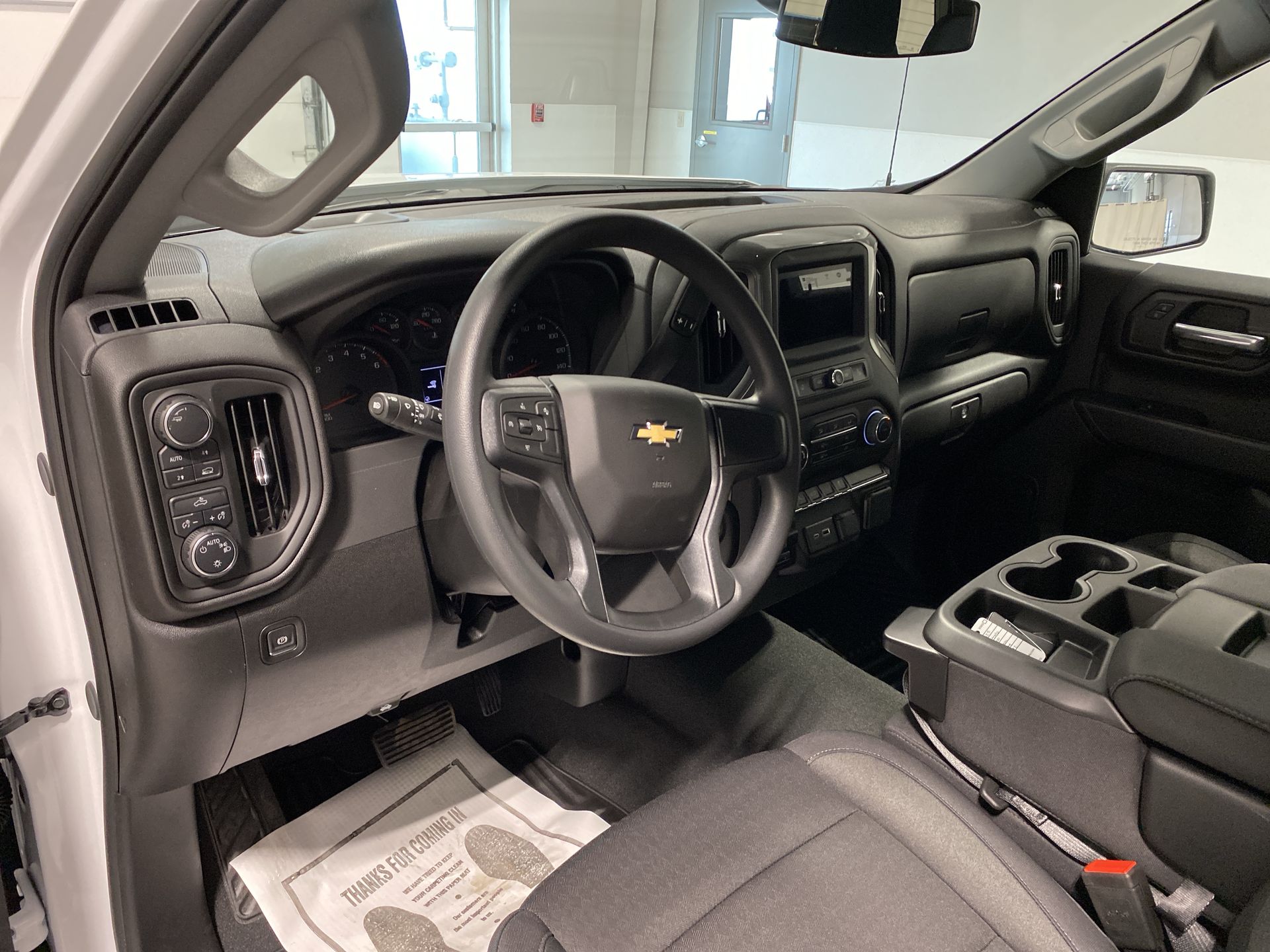 2025 Chevrolet Silverado 1500 Custom photo 11