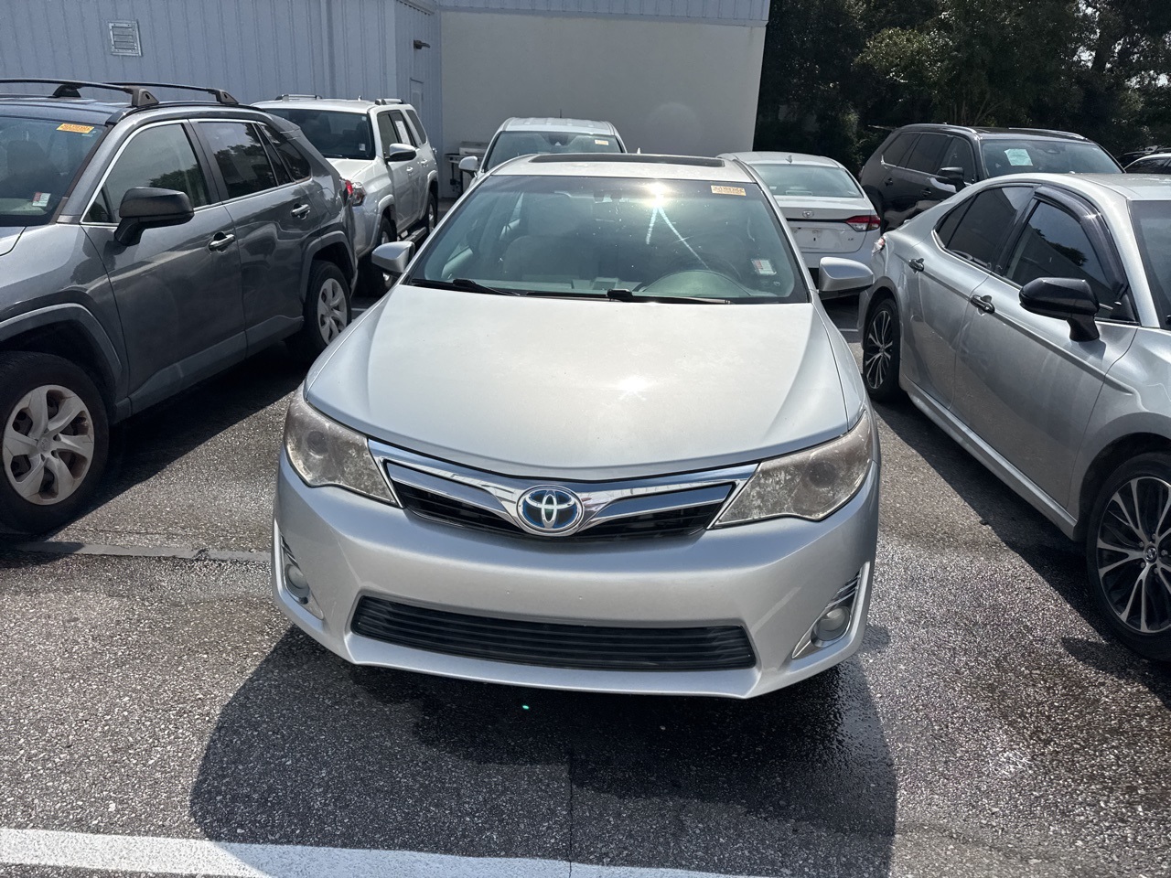 2014 Toyota Camry Hybrid XLE photo 2