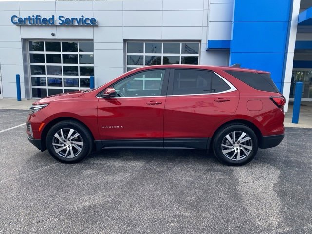 2024 Chevrolet Equinox LT photo 2