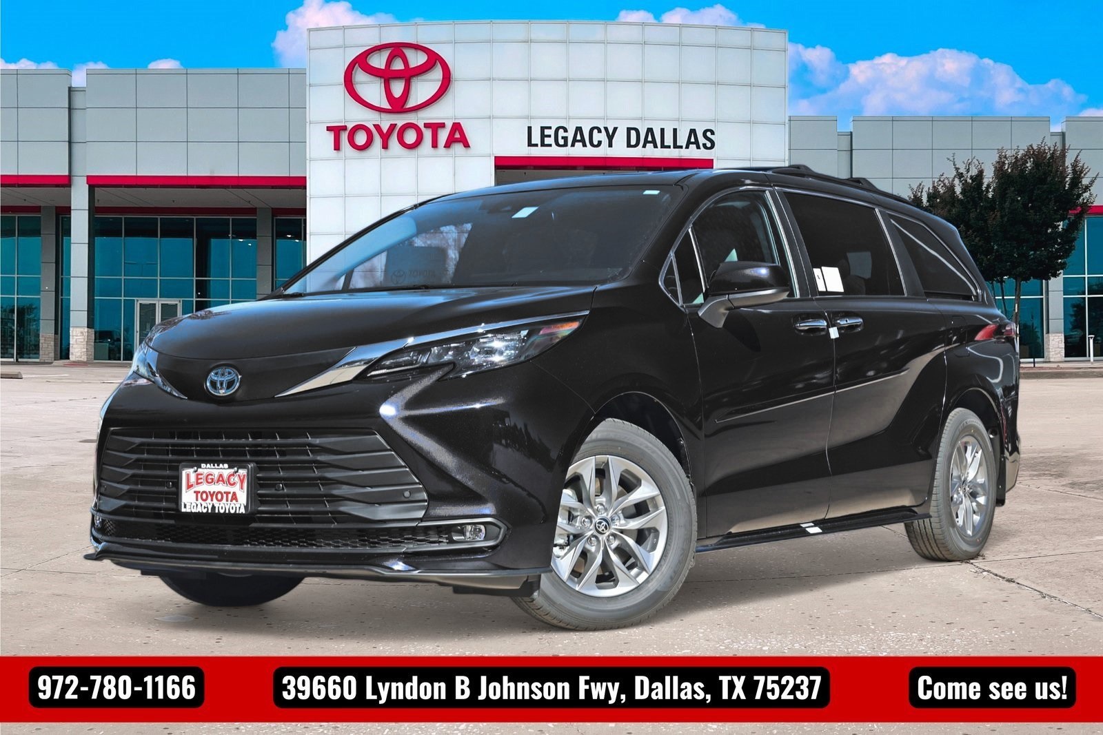 2026 Toyota Sienna XLE's photo