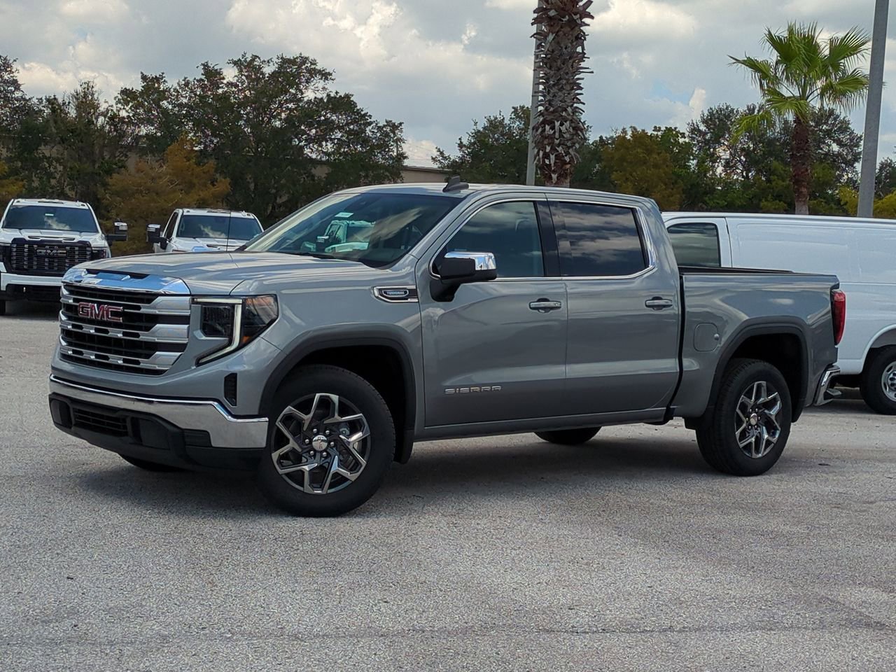 2026 GMC Sierra 1500 SLE's photo