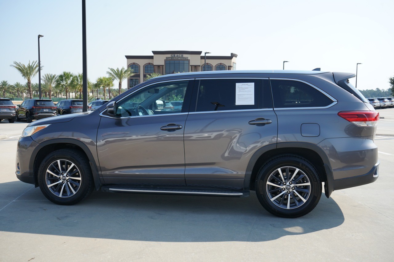 2017 Toyota Highlander SE XLE photo 4
