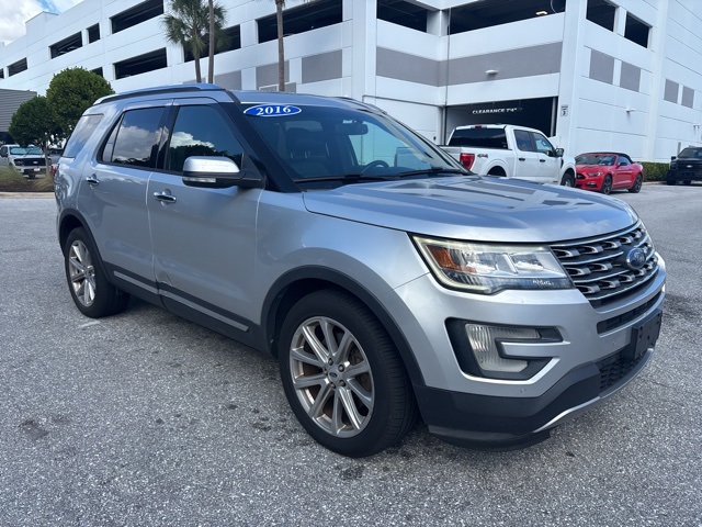 2016 Ford Explorer Limited's photo