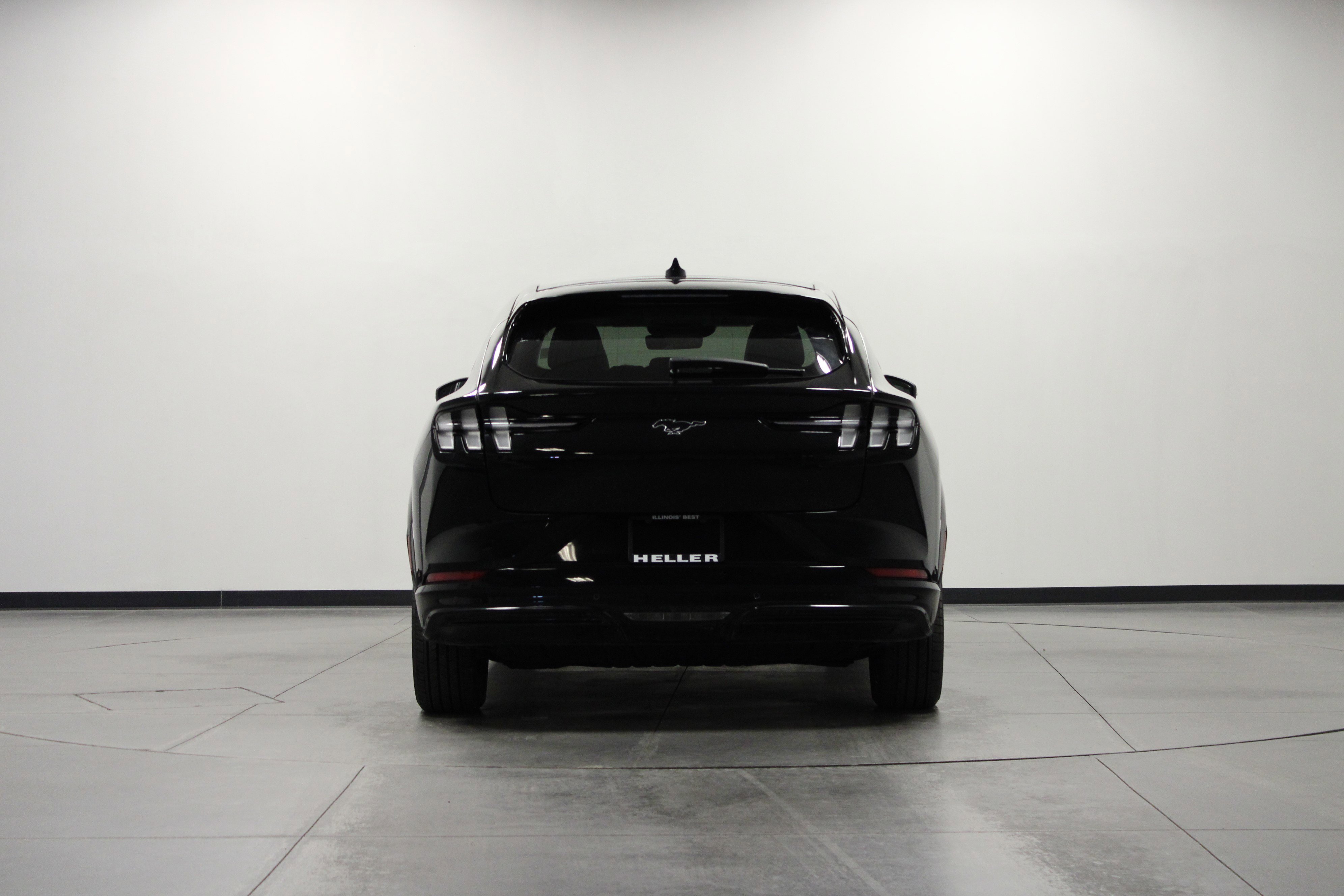 2023 Ford Mustang Mach-E Premium photo 4
