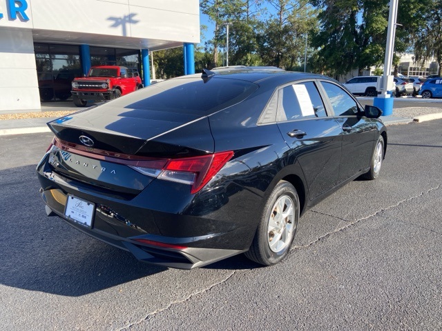 2023 Hyundai Elantra SE photo 2