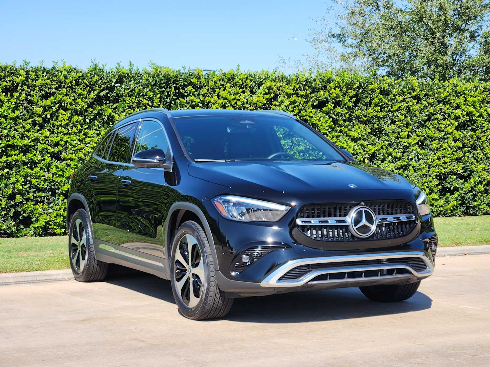 2025 Mercedes Benz GLA 250 photo 3