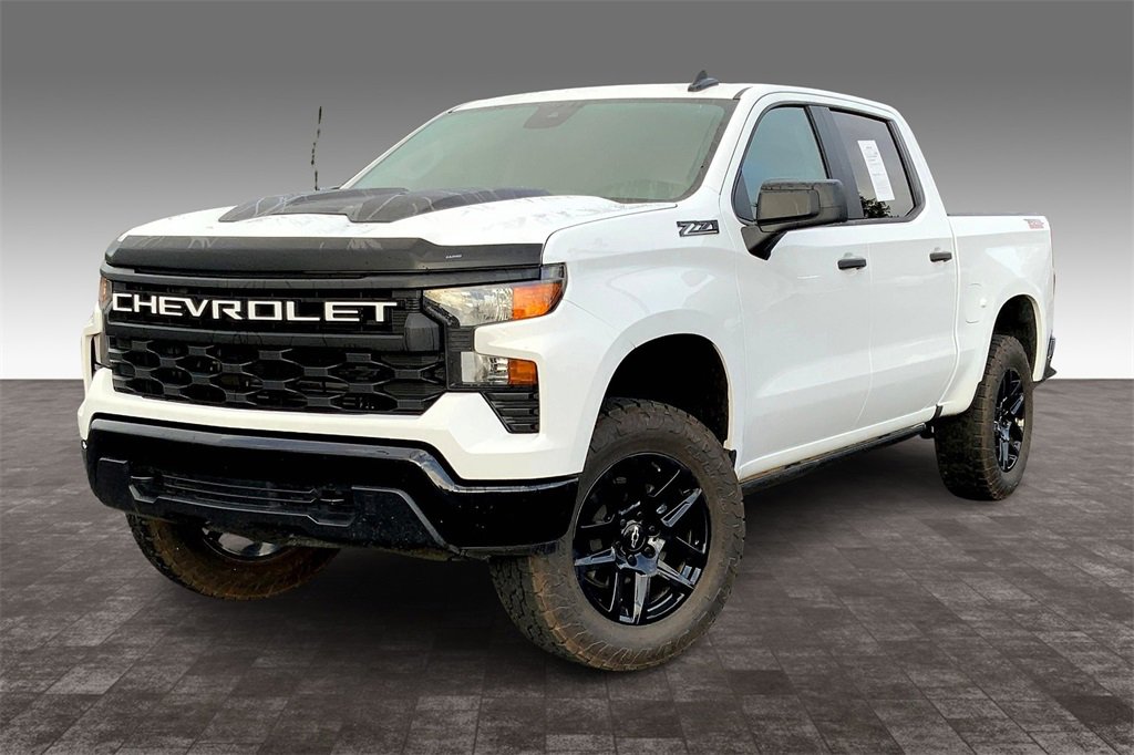 2024 Chevrolet Silverado 1500 Custom Trail Boss photo 2