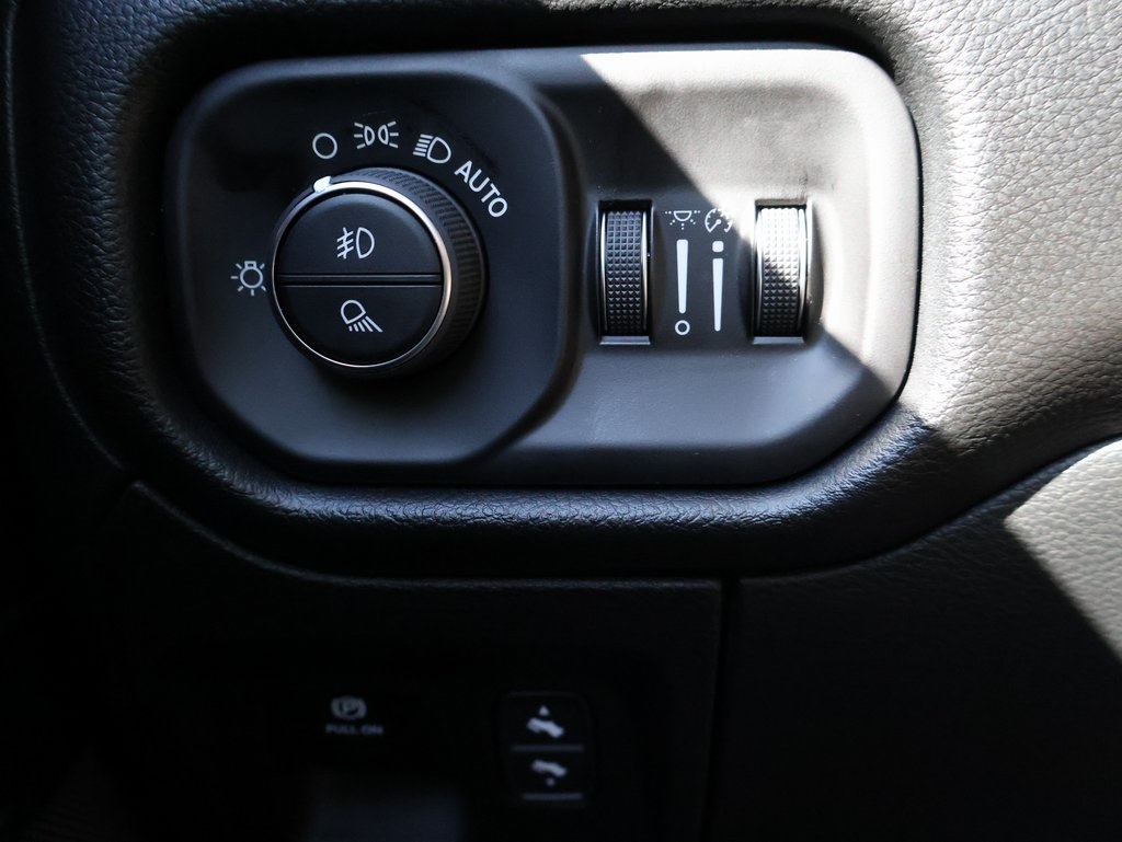 2025 Ram 1500 Laramie photo 26