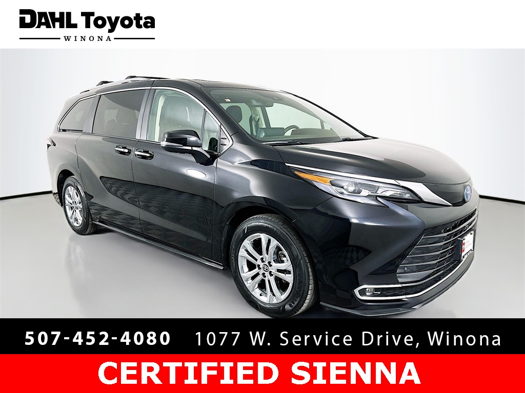 2024 Toyota Sienna Platinum's photo