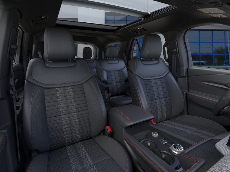 2025 Ford Explorer ST-Line photo 6