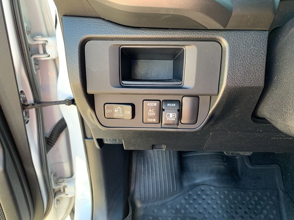 2017 Toyota Tacoma TRD Sport 4x4 Double Cab photo 26
