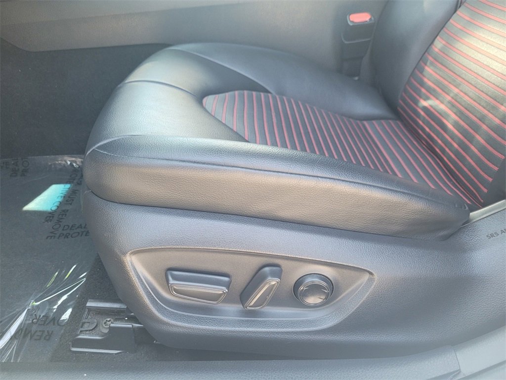 2020 Toyota Camry XSE V6 photo 17