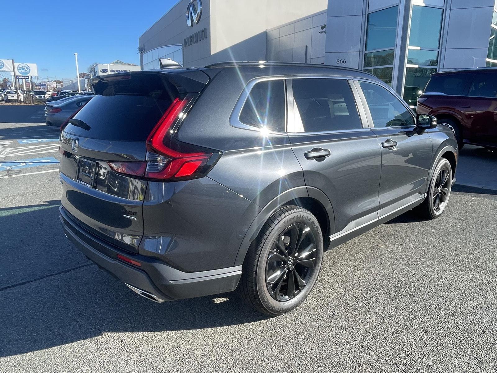 2024 Honda CR-V Hybrid Sport Touring photo 3