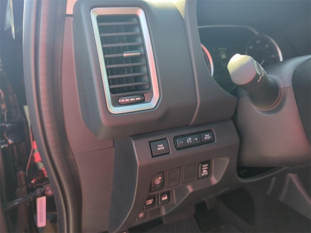 2022 Nissan Frontier SV photo 12