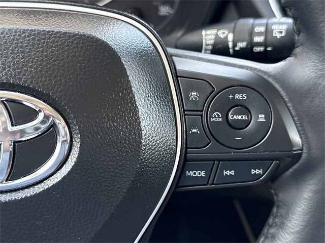 2024 Toyota Corolla Cross LE photo 21