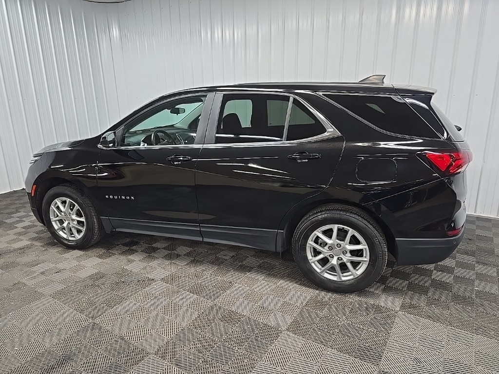 2022 Chevrolet Equinox LT photo 3