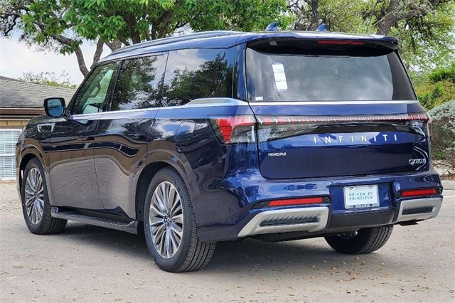 2025 Infiniti QX80 Luxe photo 3