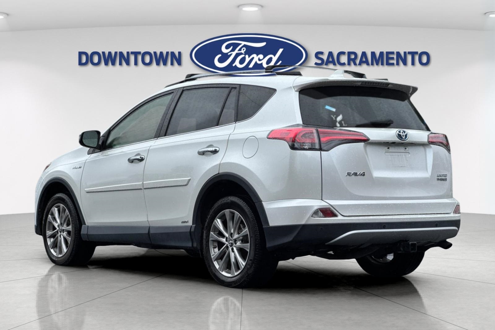 2018 Toyota RAV4 Hybrid Limited photo 3