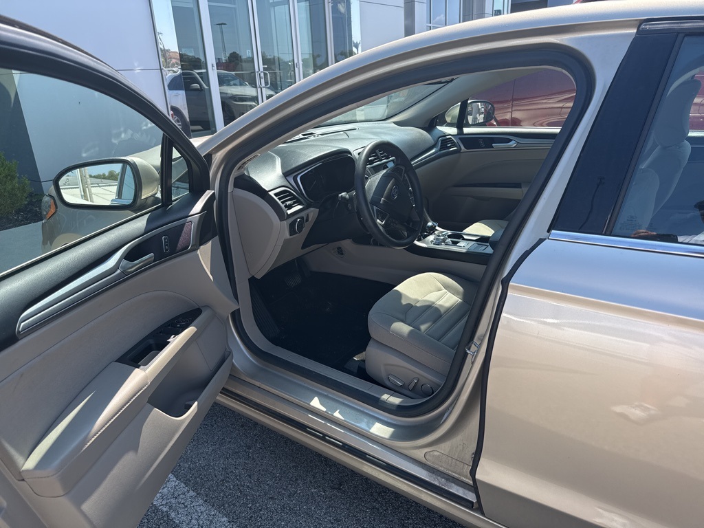 2019 Ford Fusion SE photo 11