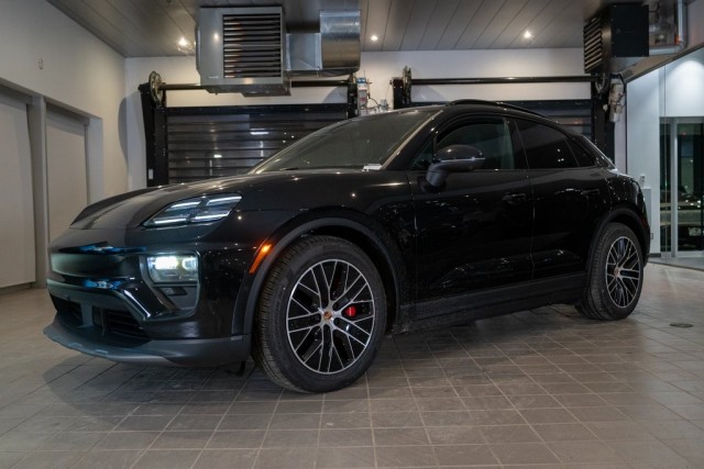 2025 Porsche Macan Electric 4S