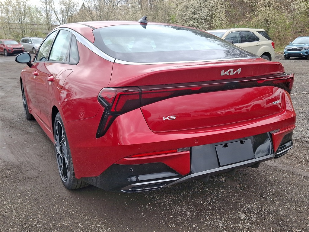 2025 Kia K5 GT-Line photo 4