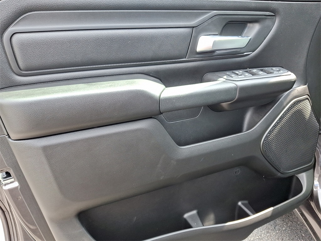 2025 Ram 1500 Tradesman photo 8