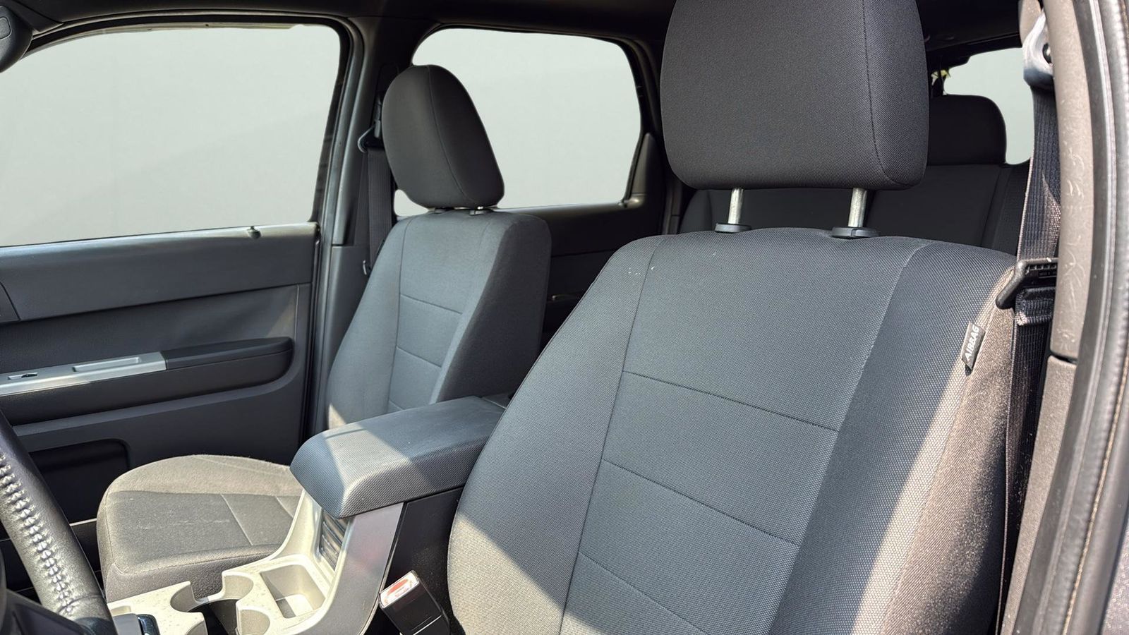 2011 Ford Escape XLT photo 9
