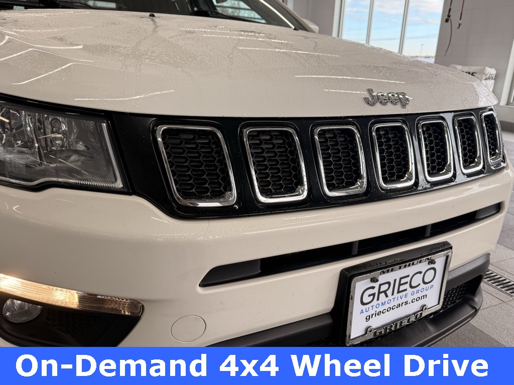 2020 Jeep Compass Latitude photo 2