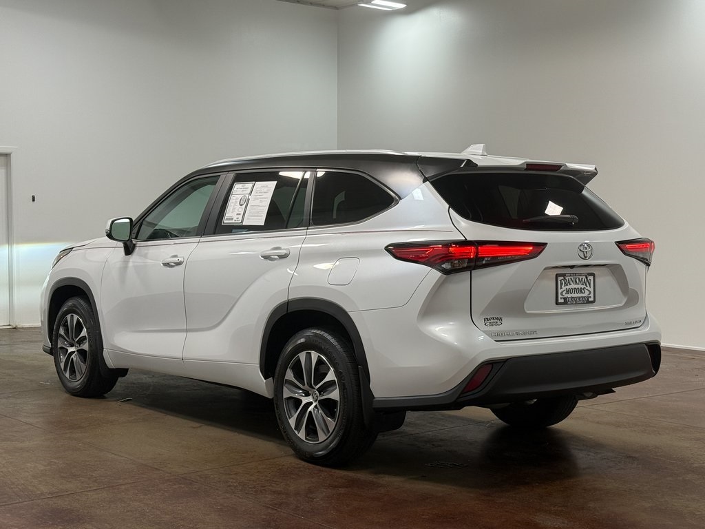 2023 Toyota Highlander XLE photo 4