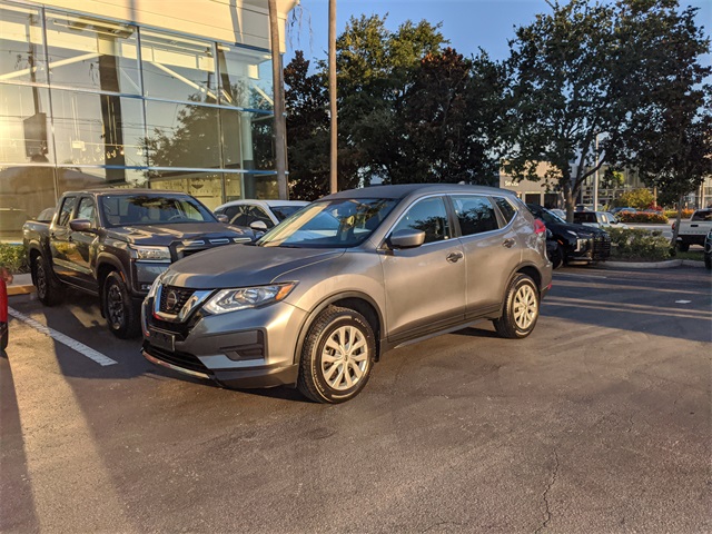 2019 Nissan Rogue S photo 2