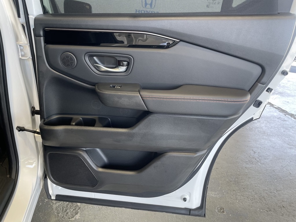 2025 Honda Pilot TrailSport photo 28