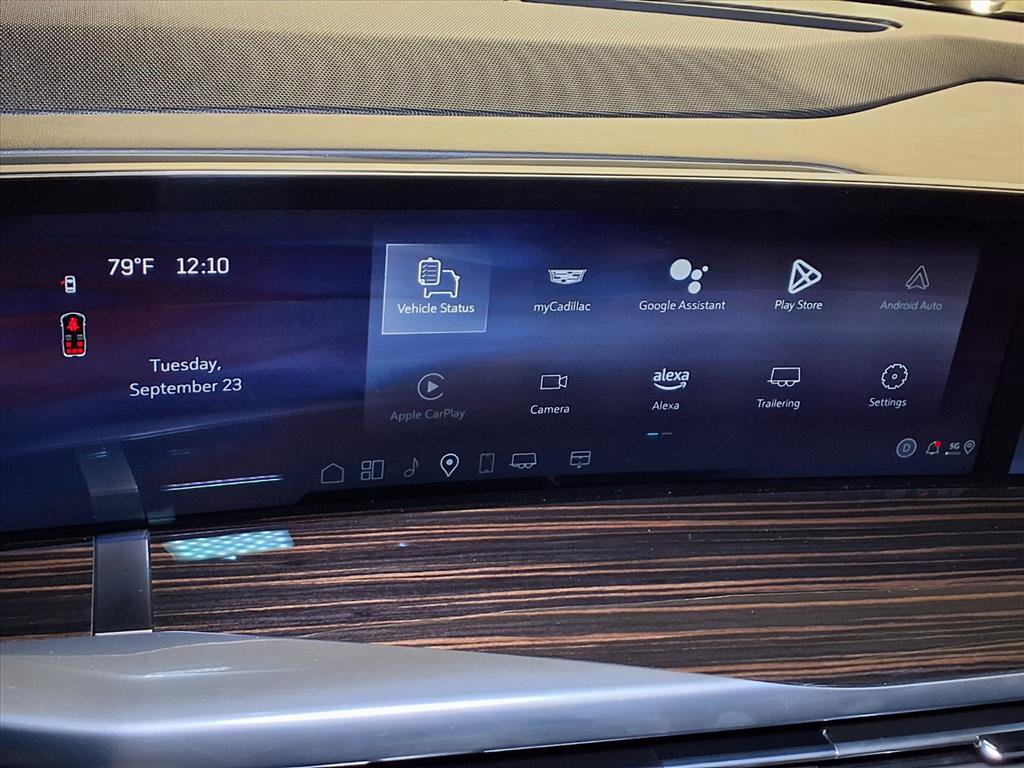 2025 Cadillac Escalade ESV Luxury photo 3