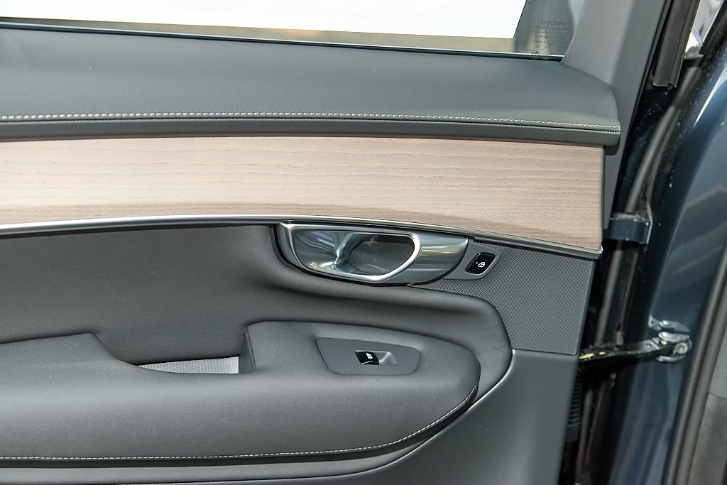 2026 VOLVO XC90 - Image 18