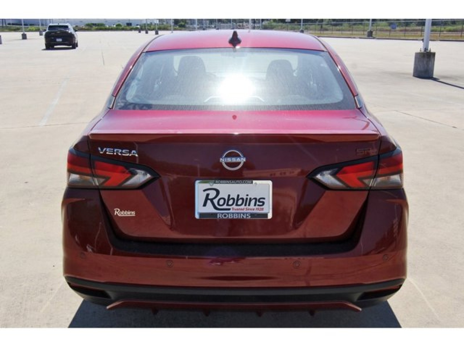 2025 Nissan Versa SR photo 4