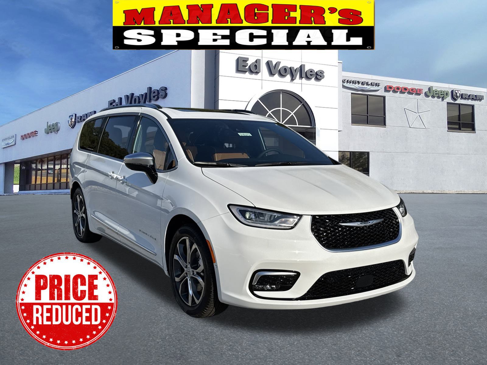 2026 Chrysler Pacifica Pinnacle's photo