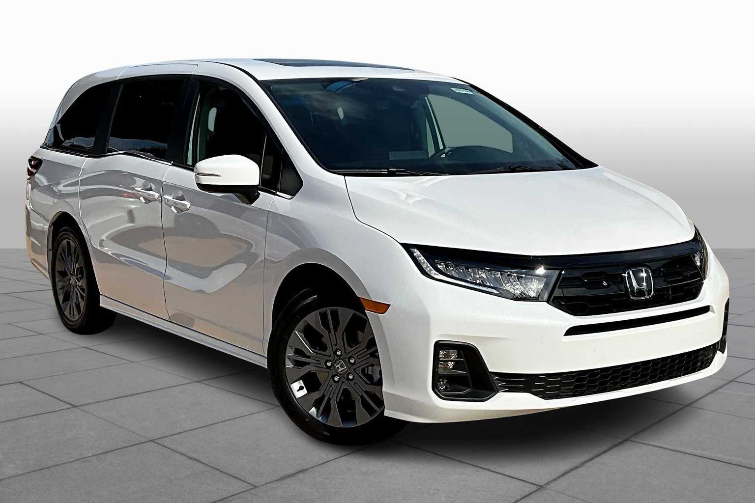 2026 Honda Odyssey Touring photo 2