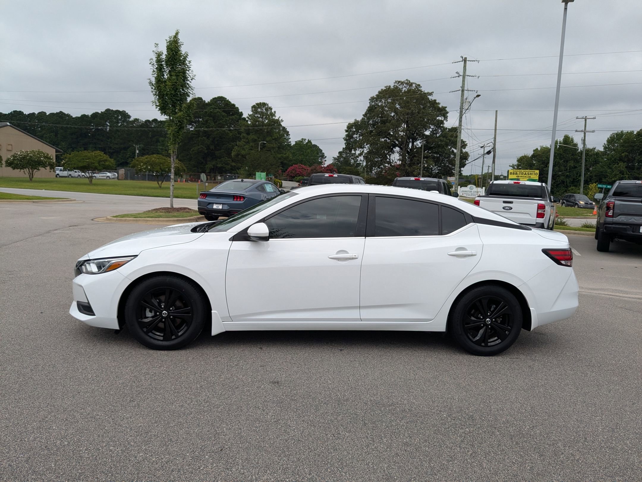 2020 Nissan Sentra SV photo 11