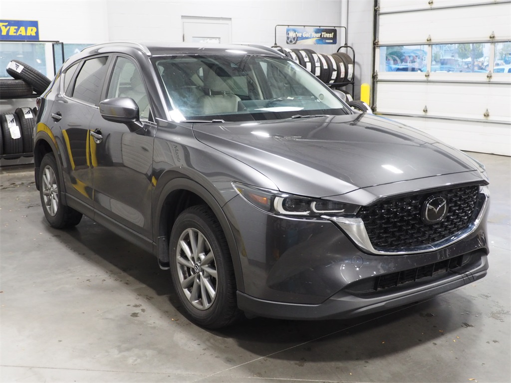 2022 Mazda CX-5 2.5 S Preferred photo 2