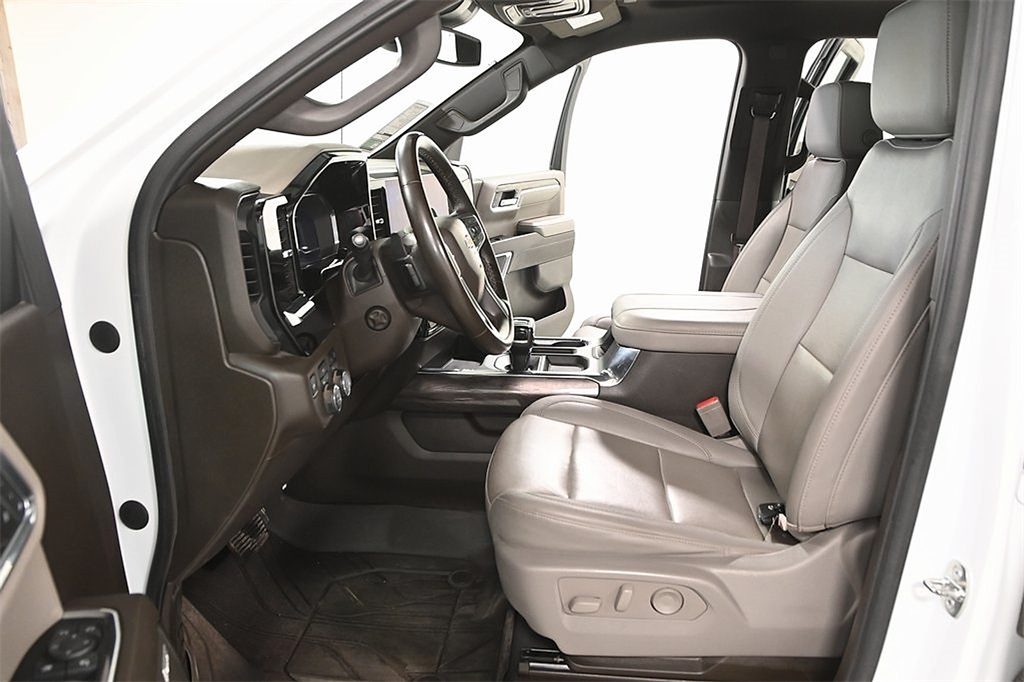 2024 Chevrolet Silverado 1500 LTZ photo 9