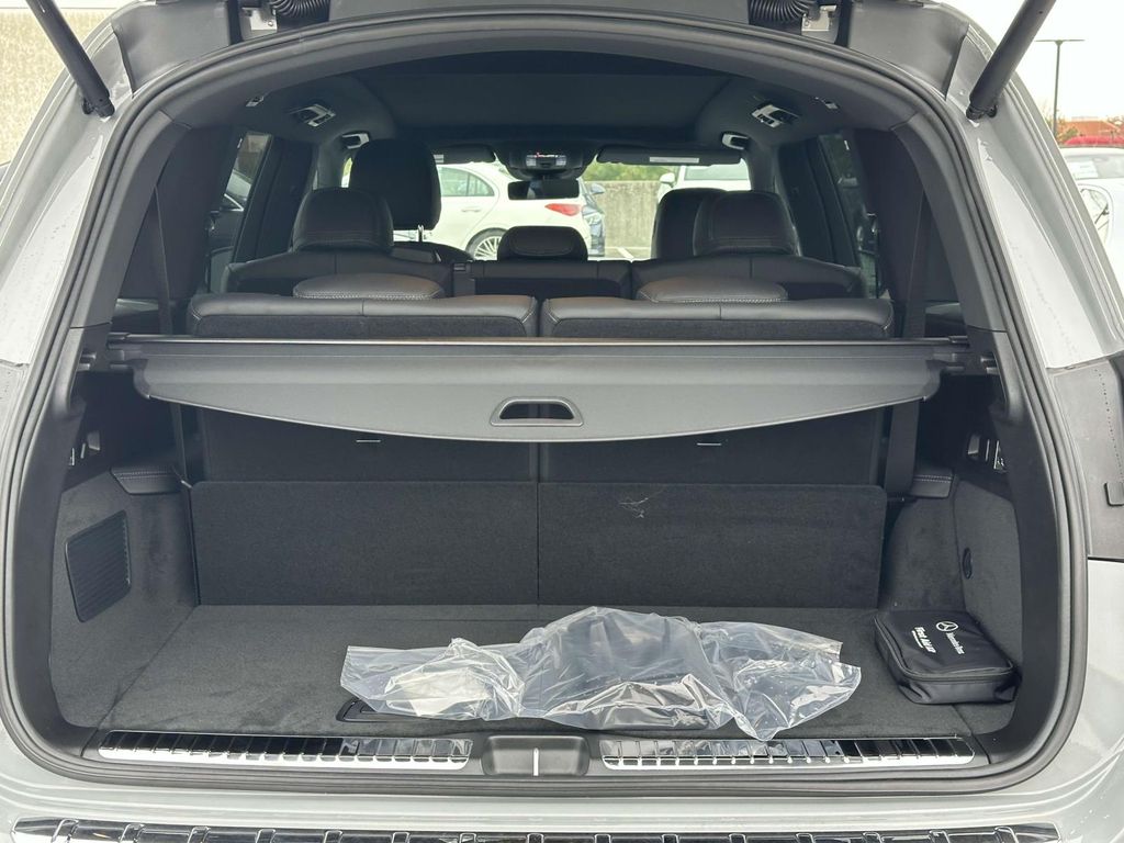 2025 Mercedes Benz GLS 450 4MATIC photo 21