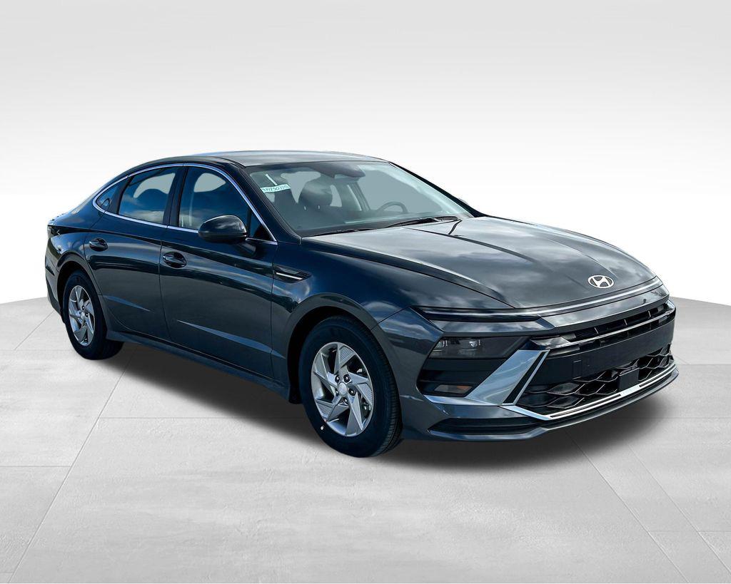 2025 Hyundai Sonata SE photo 3