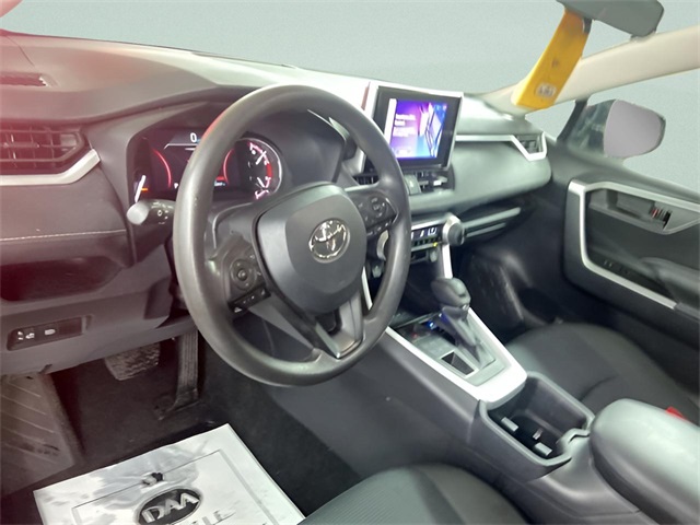 2024 Toyota RAV4 LE photo 4