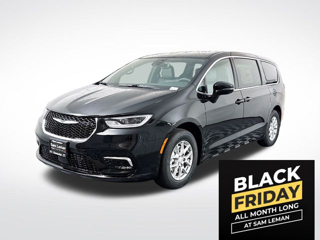 2026 Chrysler Pacifica photo 3