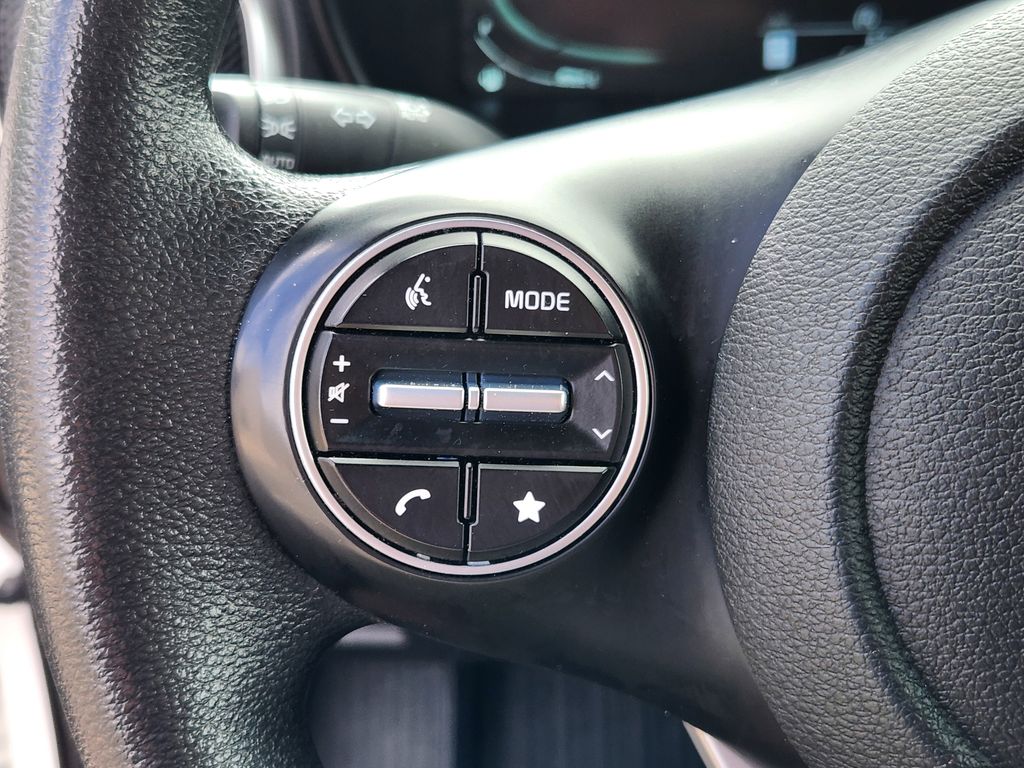 2023 Kia Soul LX photo 12