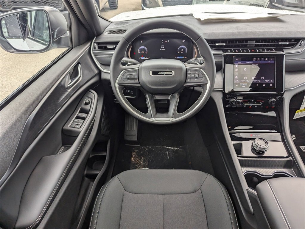 2025 Jeep Grand Cherokee Laredo X photo 11