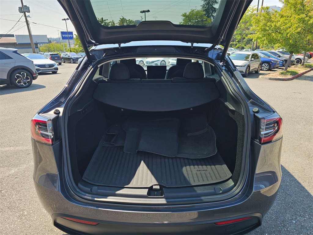 2023 Tesla Model Y Long Range photo 17